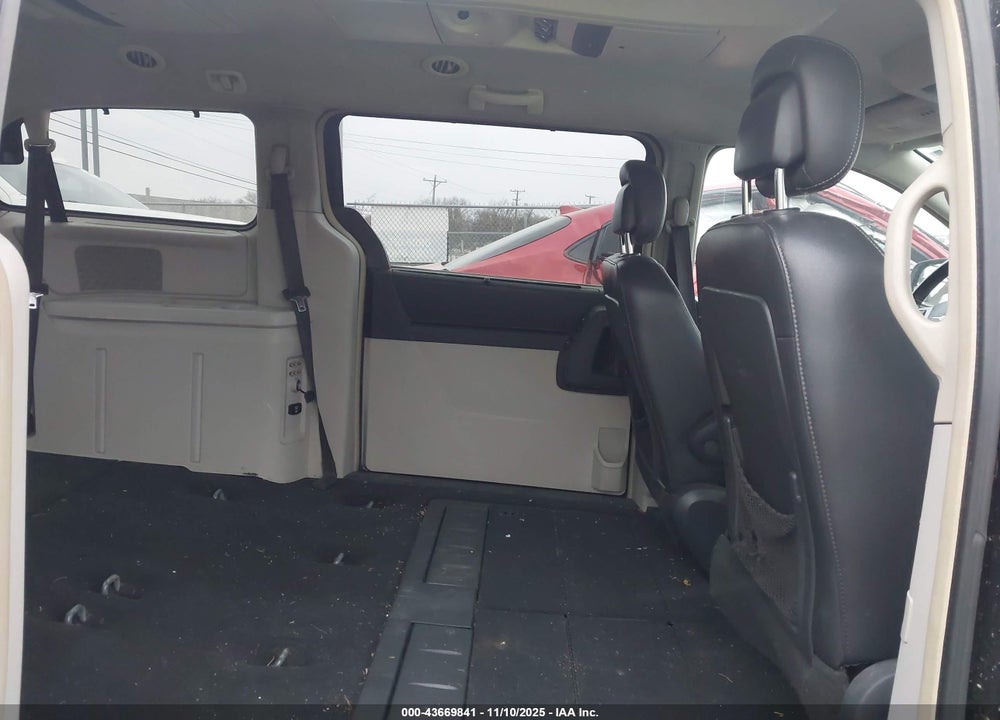 2010 CHRYSLER TOWN & COUNTRY TOURING VIN: 2A4RR5D12AR279692