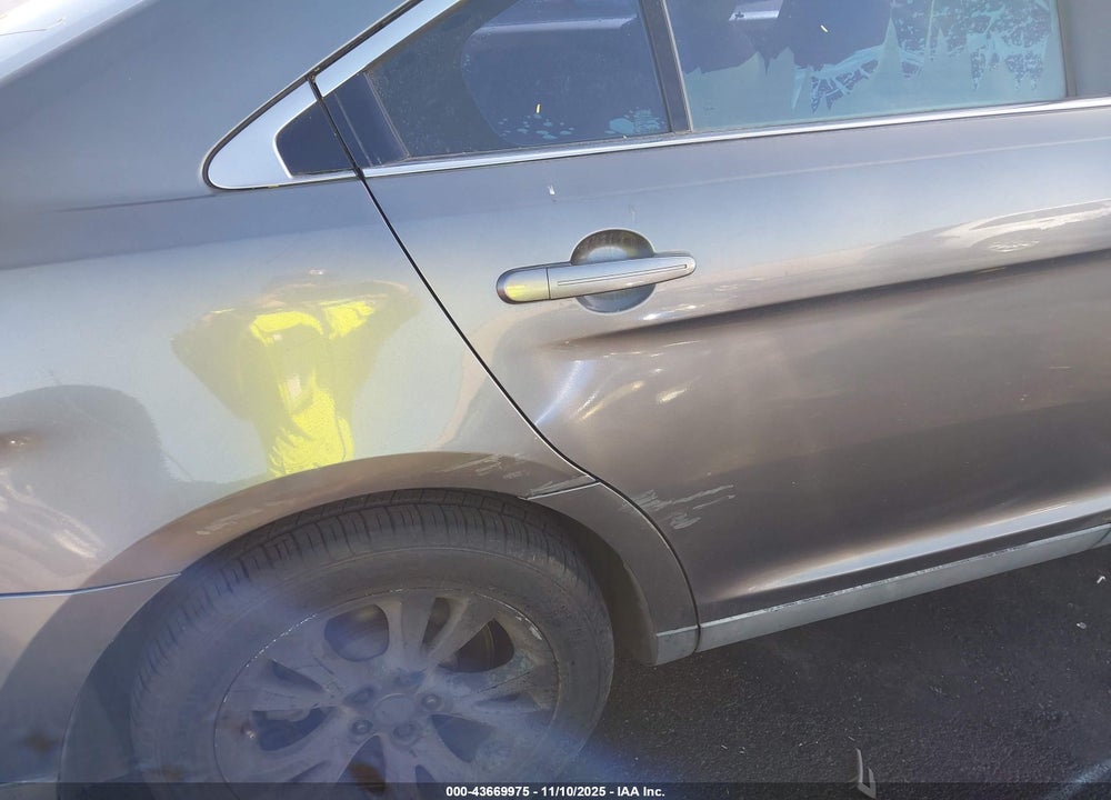 2011 FORD TAURUS SEL VIN: 1FAHP2EW3BG106045