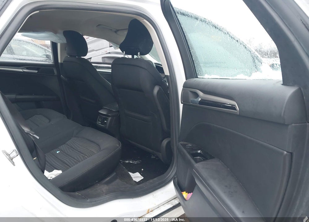 2016 FORD FUSION SE VIN: 3FA6P0H74GR218370