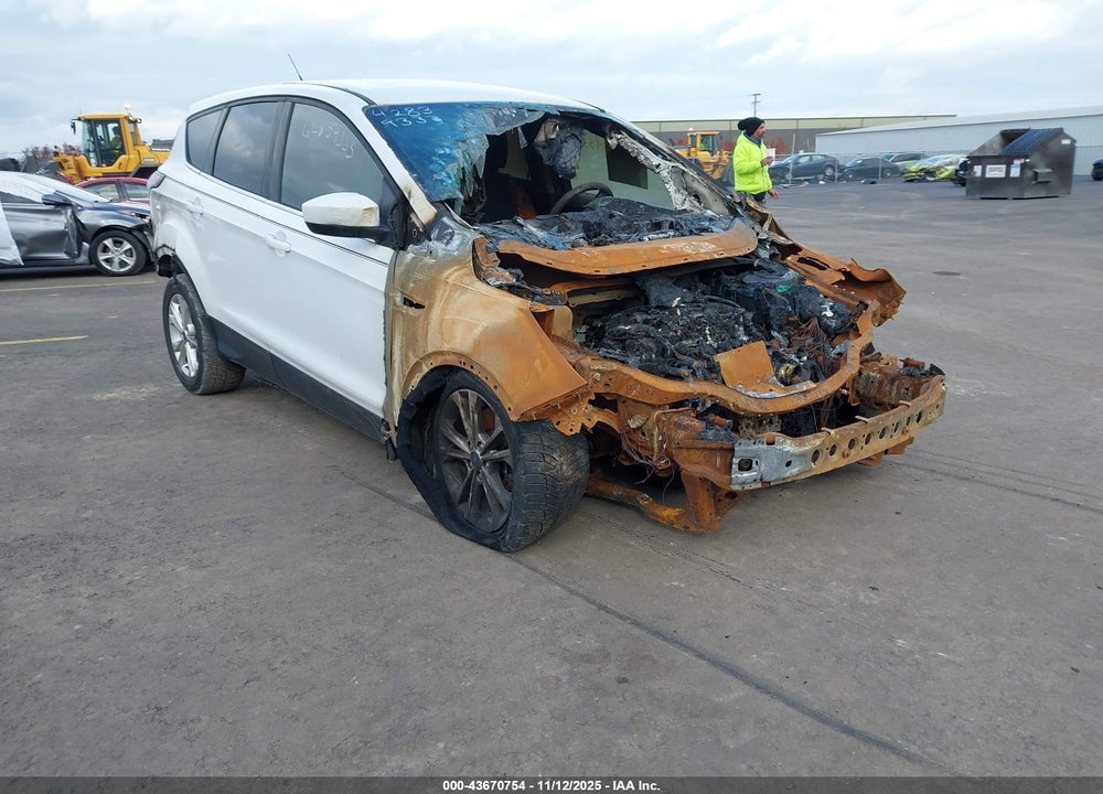 2017 FORD ESCAPE SE VIN: 1FMCU9GD4HUB75785