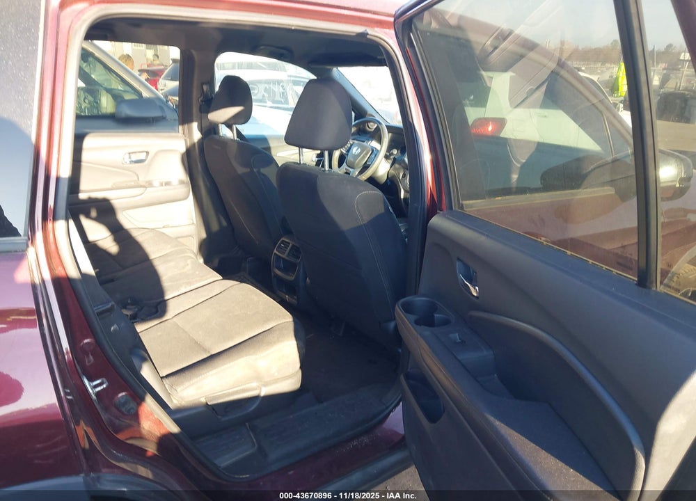 2019 HONDA PASSPORT SPORT VIN: 5FNYF8H21KB008778
