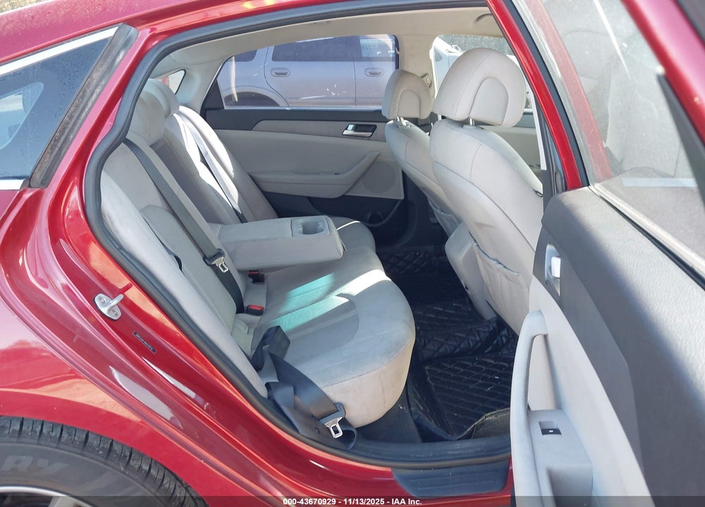 2017 HYUNDAI SONATA VIN: 5NPE24AF3HH570115