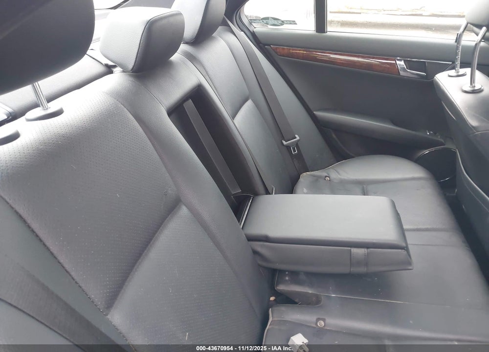 2009 MERCEDES-BENZ C CLASS VIN: WDDGF81X59F226686