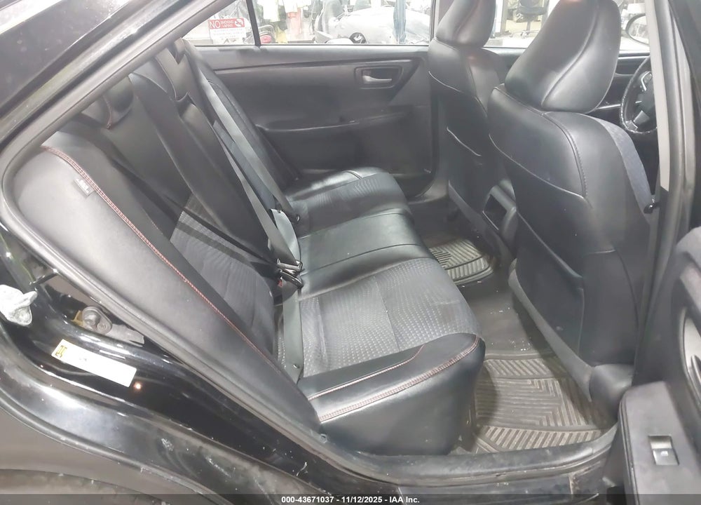 2015 TOYOTA CAMRY SE VIN: 4T1BF1FK1FU106864