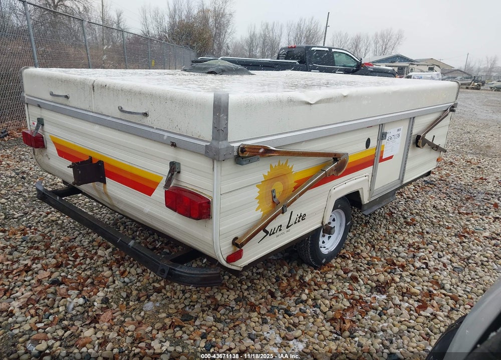 1982 SUN LITE POP-UP CAMPER VIN: 1S411E00XC1041567