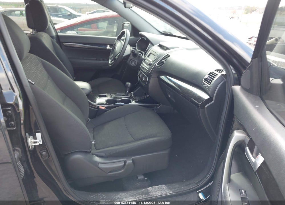 2014 KIA SORENTO VIN: 5XYKT3A61EG539622