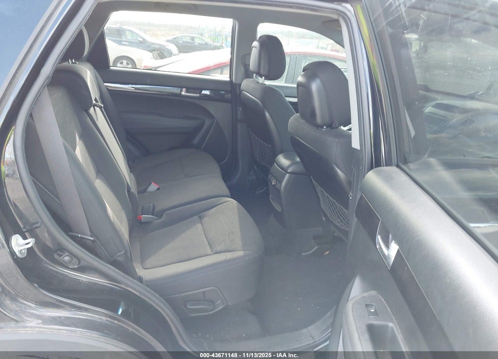 2014 KIA SORENTO VIN: 5XYKT3A61EG539622