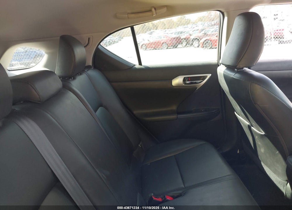 2011 LEXUS CT 200H VIN: JTHKD5BH0B2015150