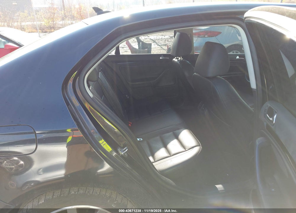 2010 VOLKSWAGEN JETTA VIN: 3VWRA7AJ4AM054403