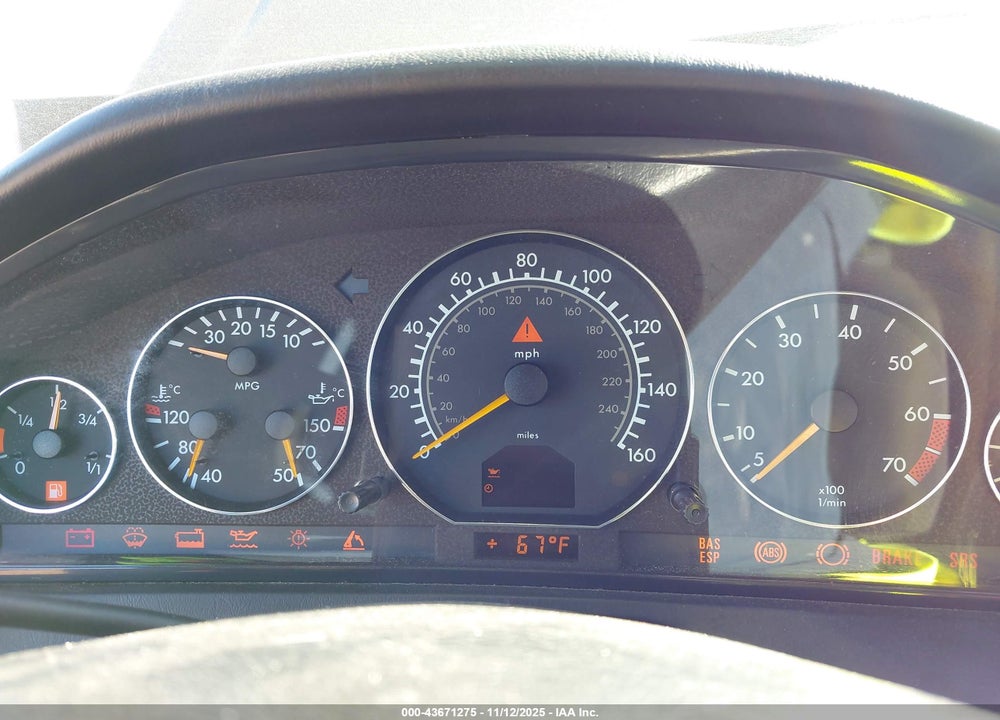 2000 MERCEDES-BENZ SL 500 VIN: WDBFA68F4YF188855