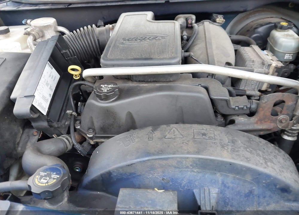 2003 CHEVROLET TRAILBLAZER LS VIN: 1GNDT13S332411808