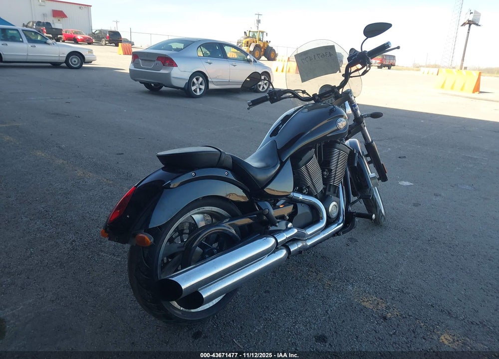 2005 VICTORY MOTORCYCLES VEGAS VIN: 5VPAB16D653008982