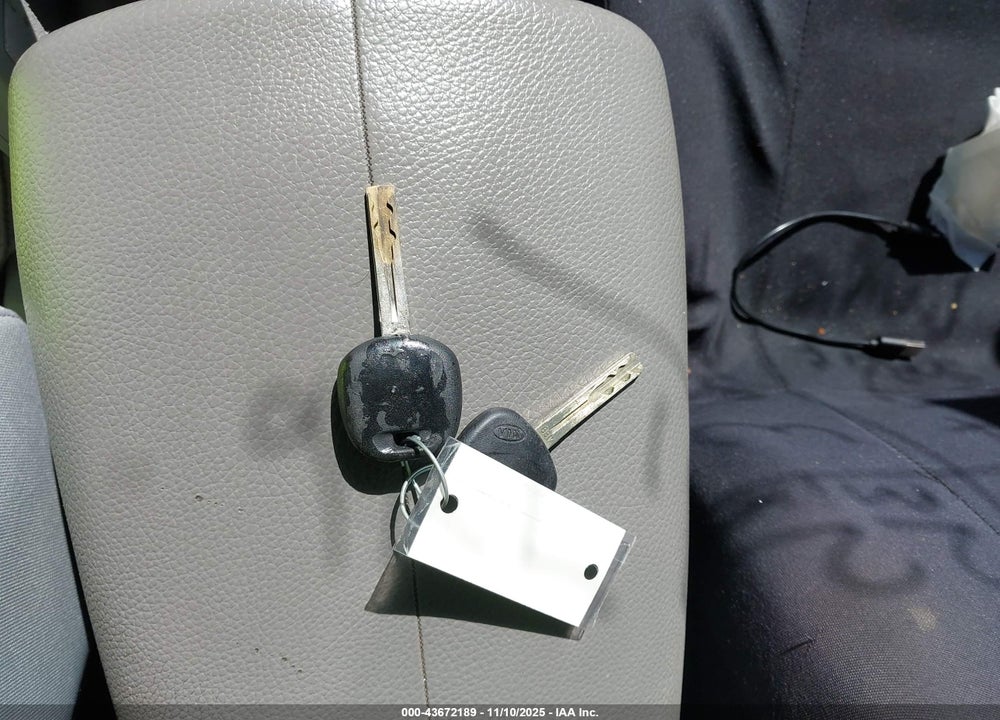 2011 KIA SORENTO VIN: 5XYKT3A14BG018636