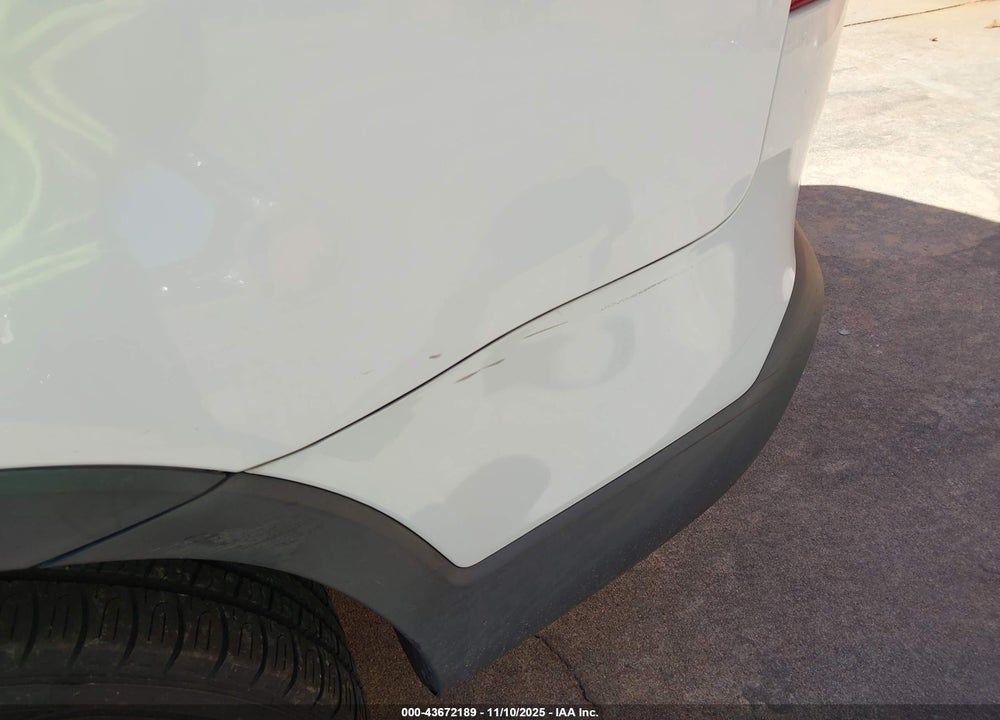 2011 KIA SORENTO VIN: 5XYKT3A14BG018636