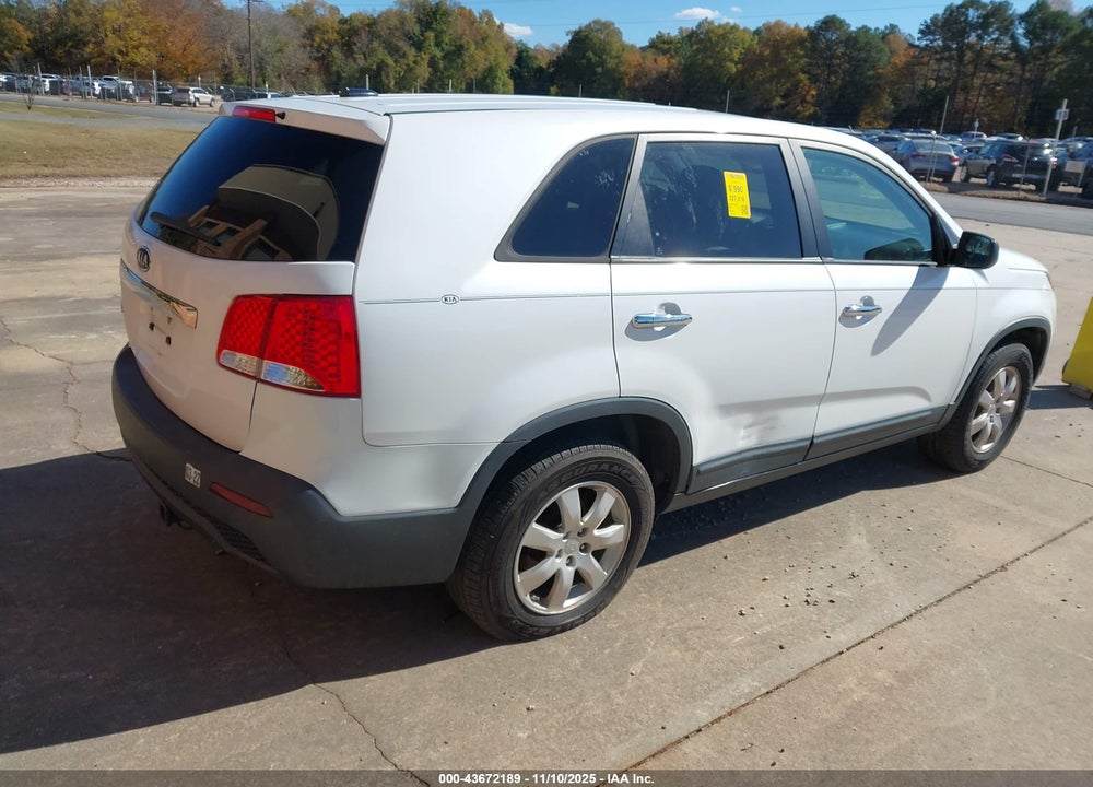 2011 KIA SORENTO VIN: 5XYKT3A14BG018636