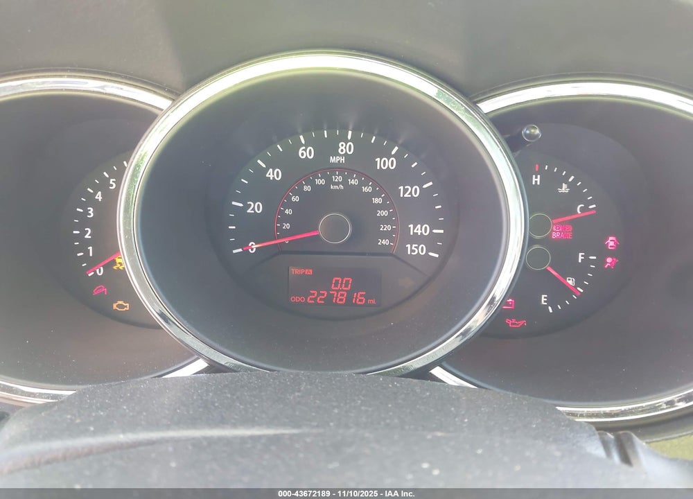 2011 KIA SORENTO VIN: 5XYKT3A14BG018636