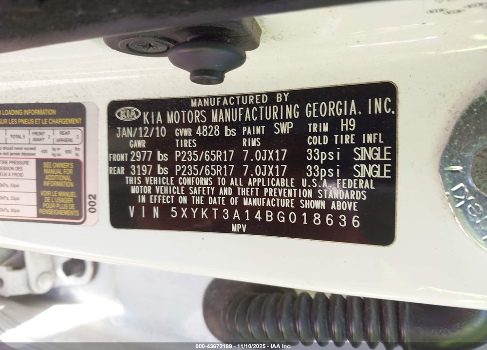 2011 KIA SORENTO VIN: 5XYKT3A14BG018636