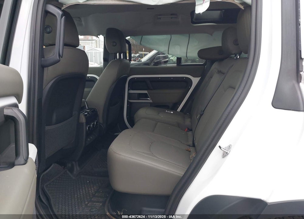 2024 LAND ROVER DEFENDER 110 P300 VIN: SALEJ7EXXR2289786
