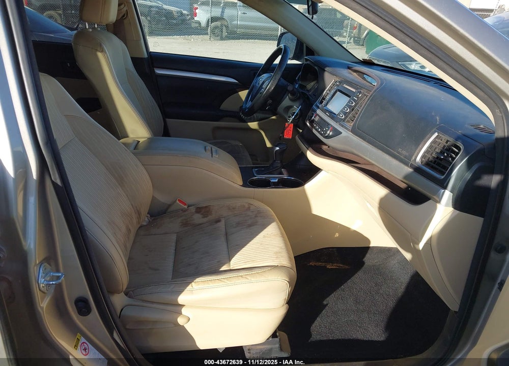 2014 TOYOTA HIGHLANDER LE PLUS V6 VIN: 5TDZKRFH0ES010390