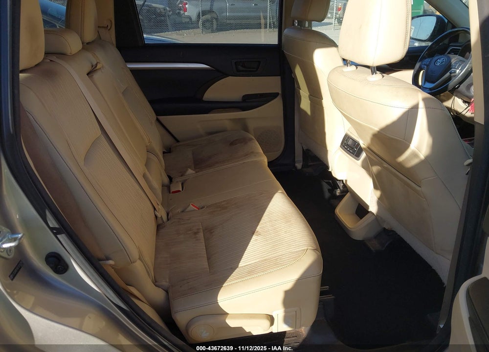 2014 TOYOTA HIGHLANDER LE PLUS V6 VIN: 5TDZKRFH0ES010390