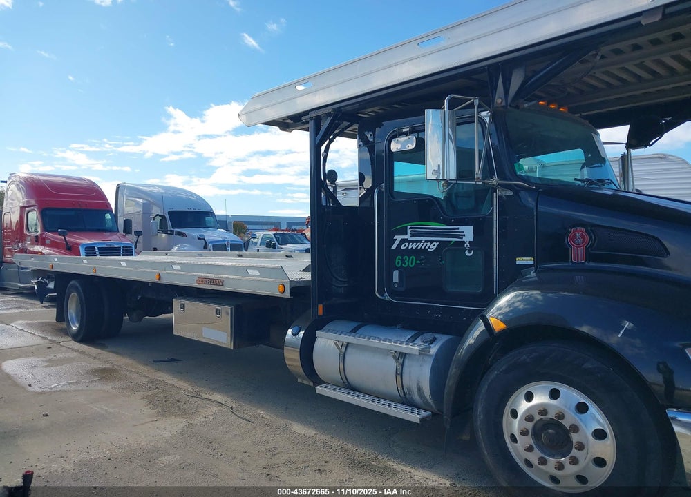 2015 KENWORTH CONSTRUCTION T370 VIN: 2NKHHJ7X3FM454824