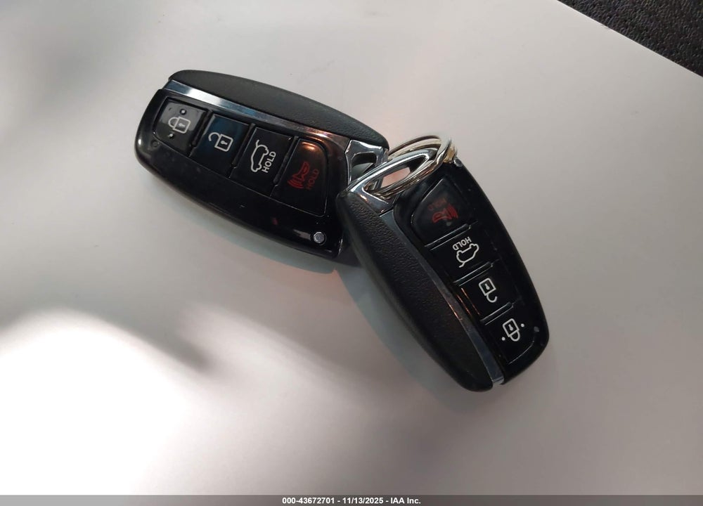 2013 HYUNDAI SANTA FE VIN: 5XYZUDLA6DG121560