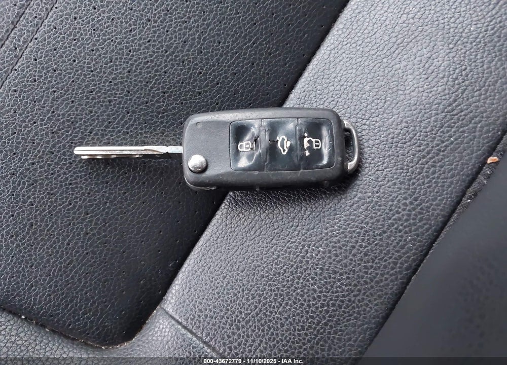 2012 VOLKSWAGEN PASSAT 2.5L SE VIN: 1VWBP7A35CC011985