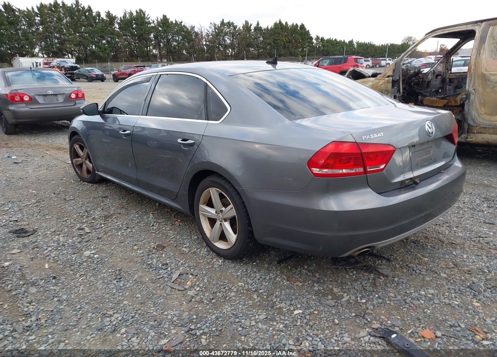 2012 VOLKSWAGEN PASSAT 2.5L SE VIN: 1VWBP7A35CC011985