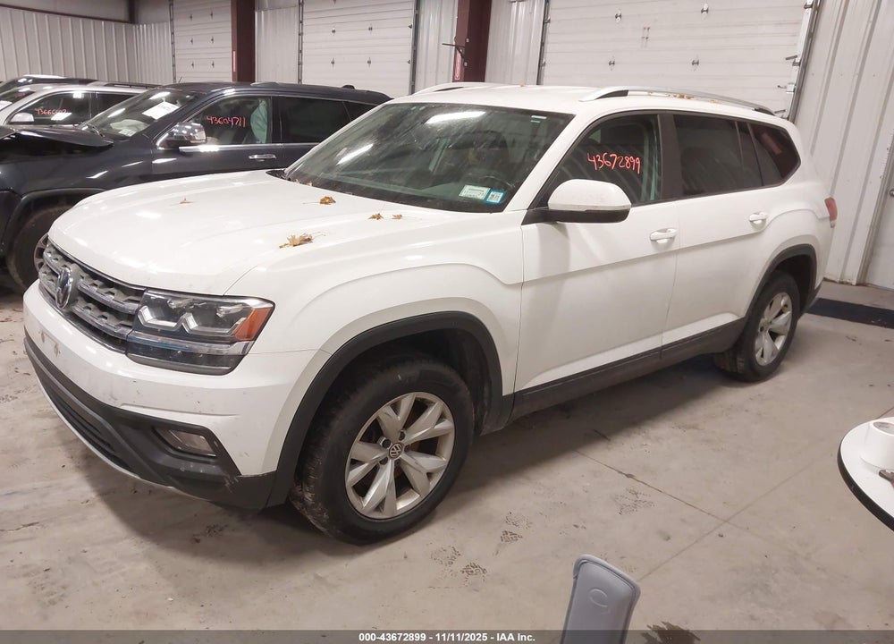 2018 VOLKSWAGEN ATLAS VIN: 1V2KR2CA3JC575657