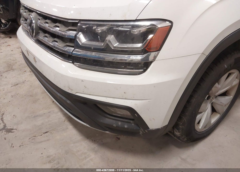 2018 VOLKSWAGEN ATLAS VIN: 1V2KR2CA3JC575657