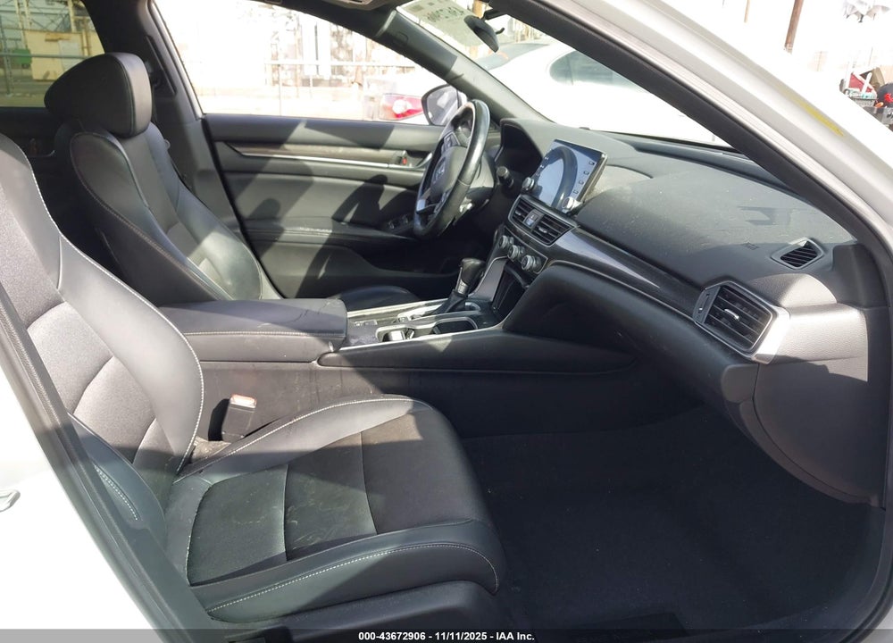 2018 HONDA ACCORD VIN: 1HGCV1F3XJA155397