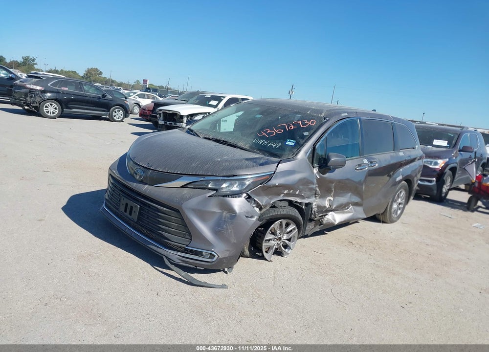 2022 TOYOTA SIENNA XLE VIN: 5TDYRKEC5NS118749