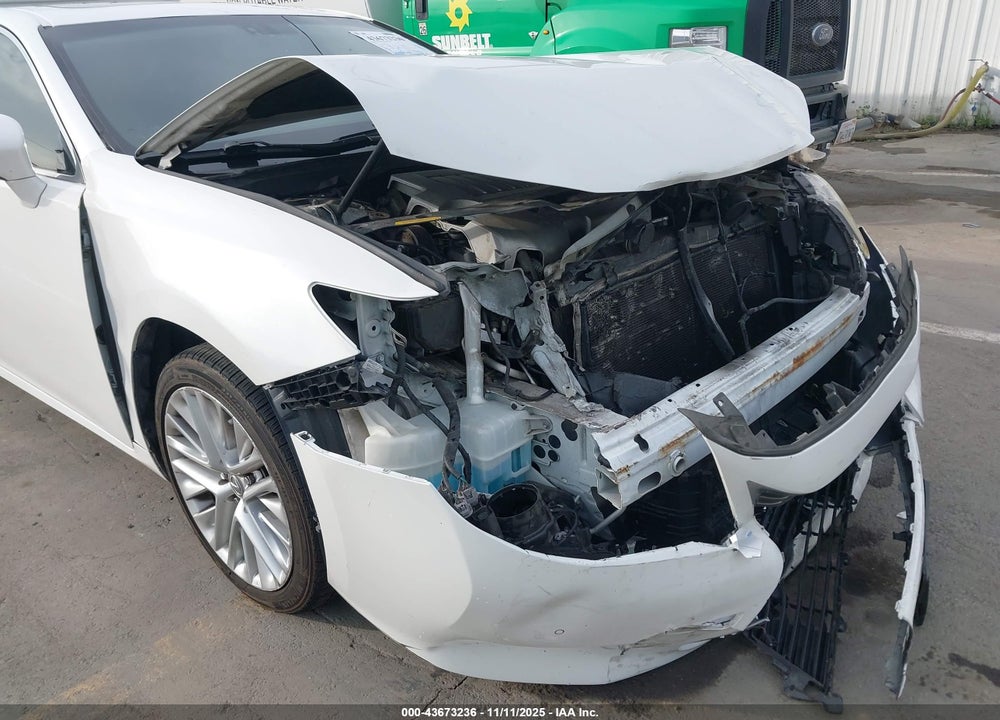 2013 LEXUS ES 350 VIN: JTHBK1GG5D2047013