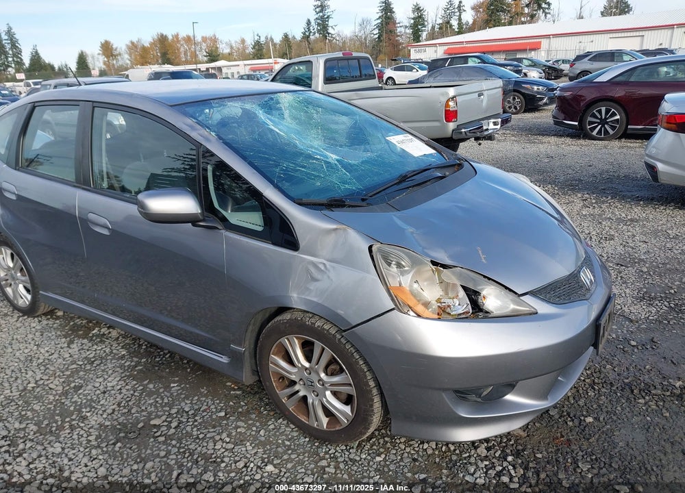 2009 HONDA FIT SPORT VIN: JHMGE884X9S001646