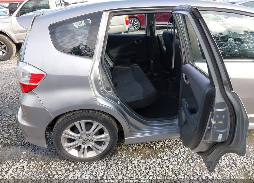 2009 HONDA FIT SPORT VIN: JHMGE884X9S001646