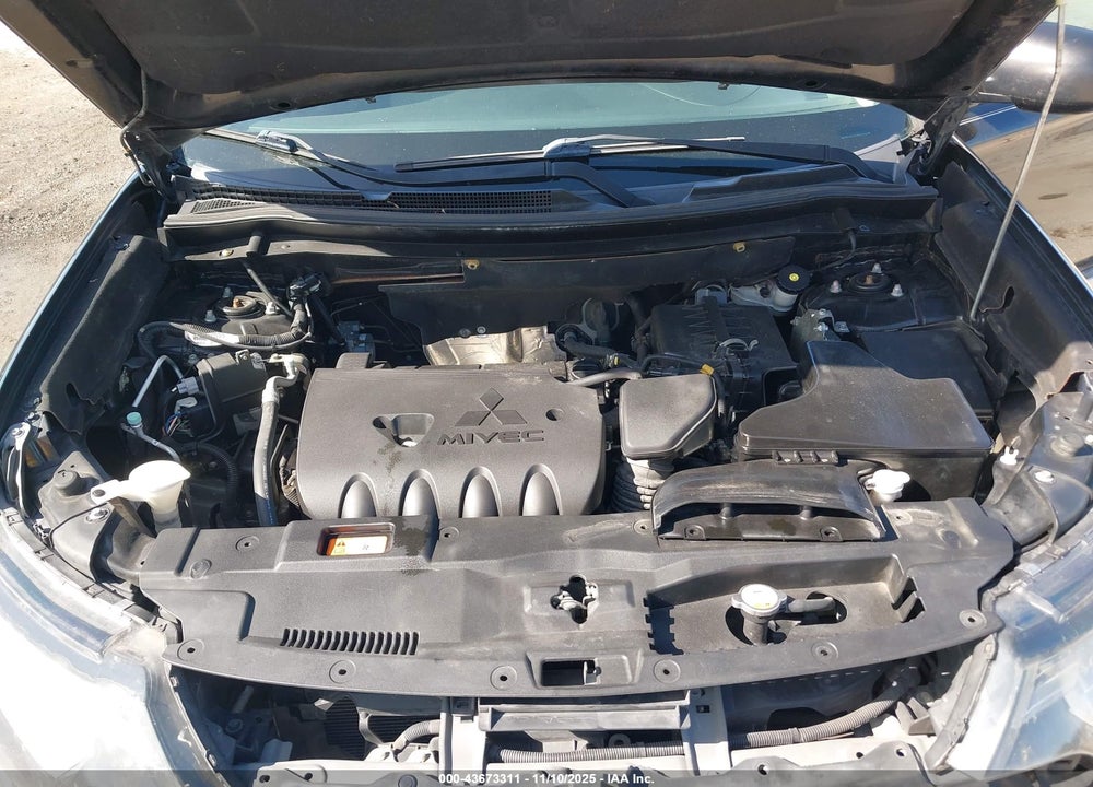 2017 MITSUBISHI OUTLANDER ES VIN: JA4AD2A34HZ014739