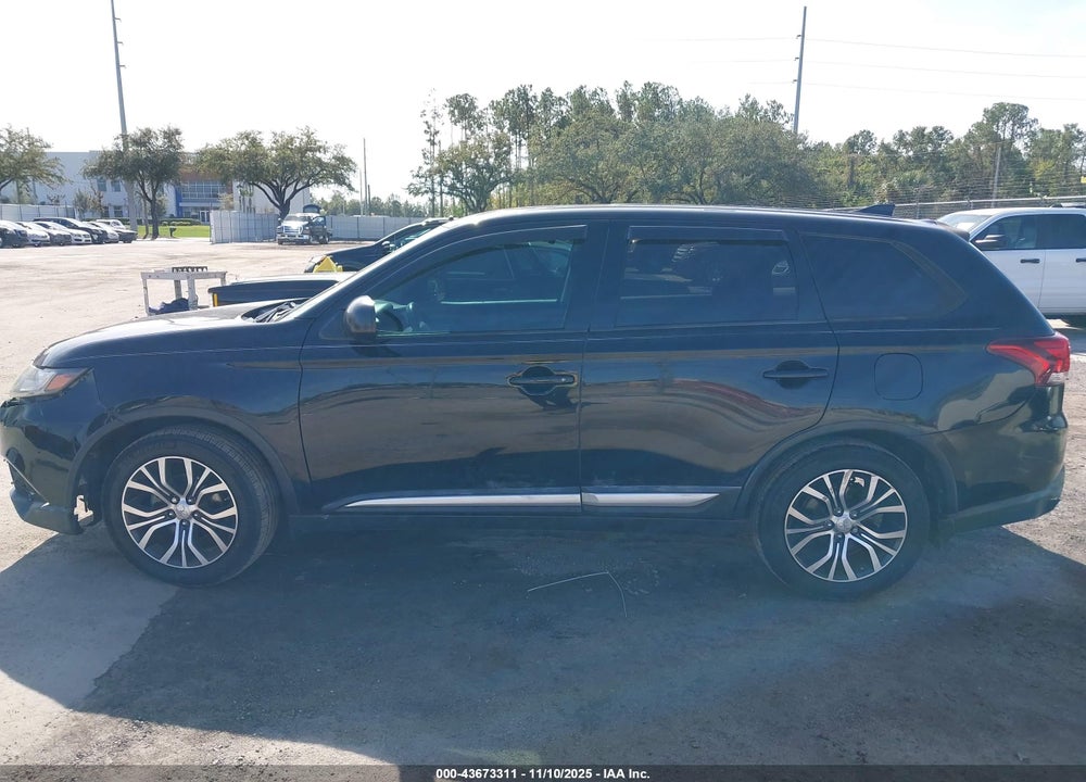 2017 MITSUBISHI OUTLANDER ES VIN: JA4AD2A34HZ014739