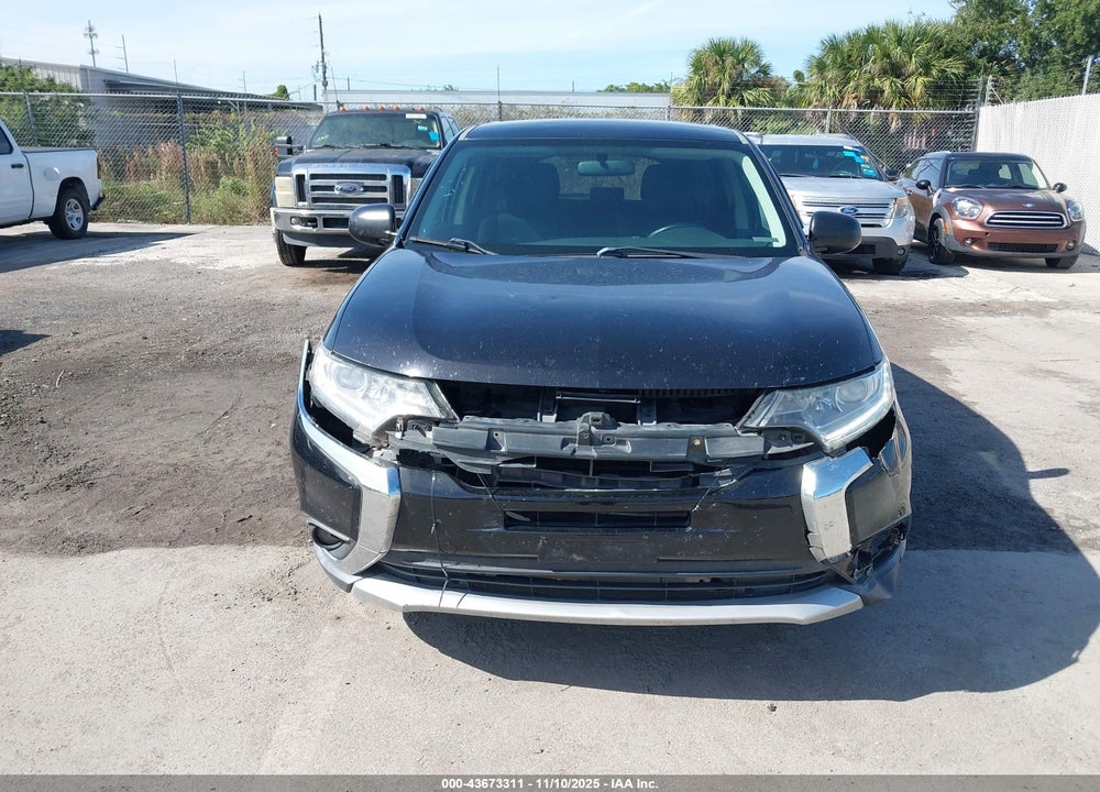 2017 MITSUBISHI OUTLANDER ES VIN: JA4AD2A34HZ014739