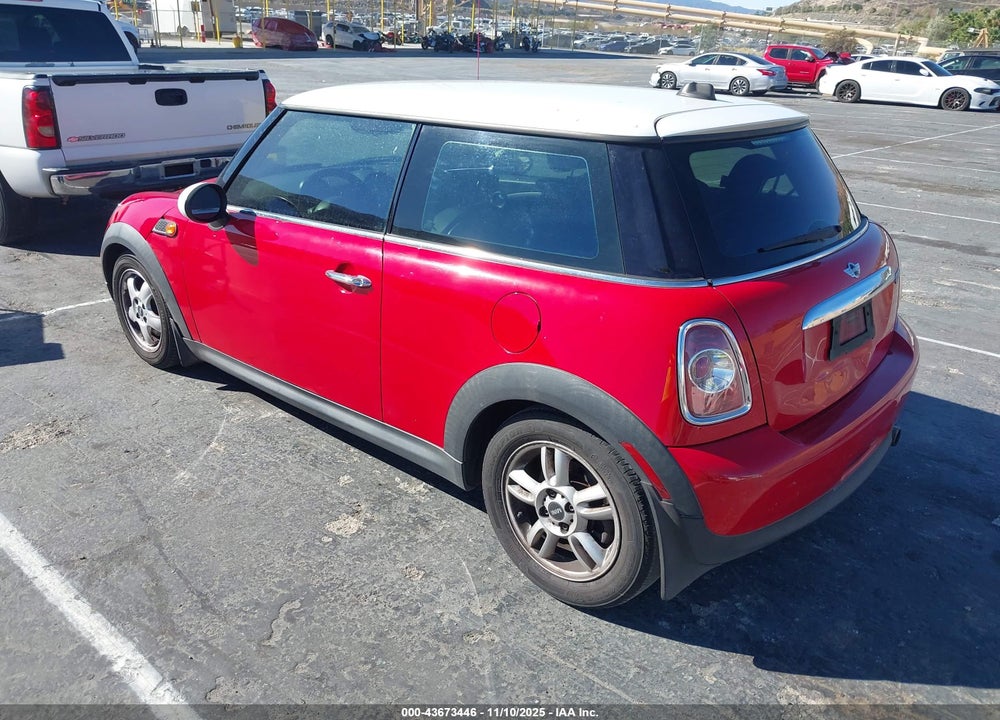 2013 MINI HARDTOP COOPER VIN: WMWSU3C58DT546830