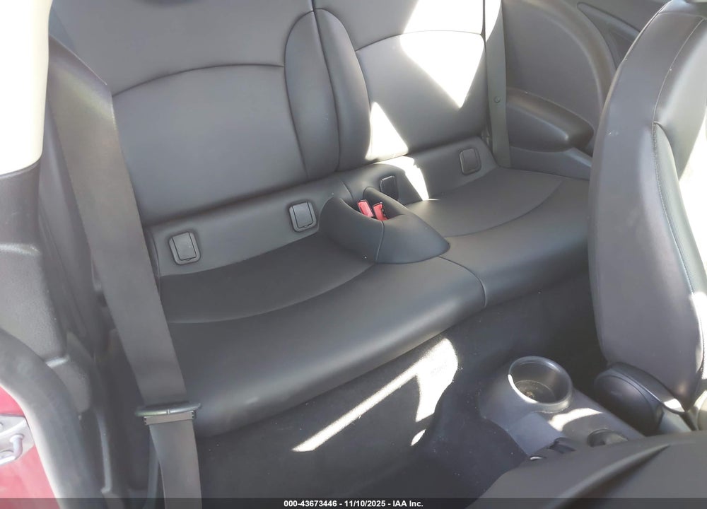 2013 MINI HARDTOP COOPER VIN: WMWSU3C58DT546830