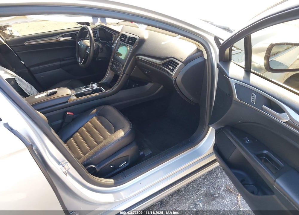 2018 FORD FUSION SE VIN: 3FA6P0HD0JR237298