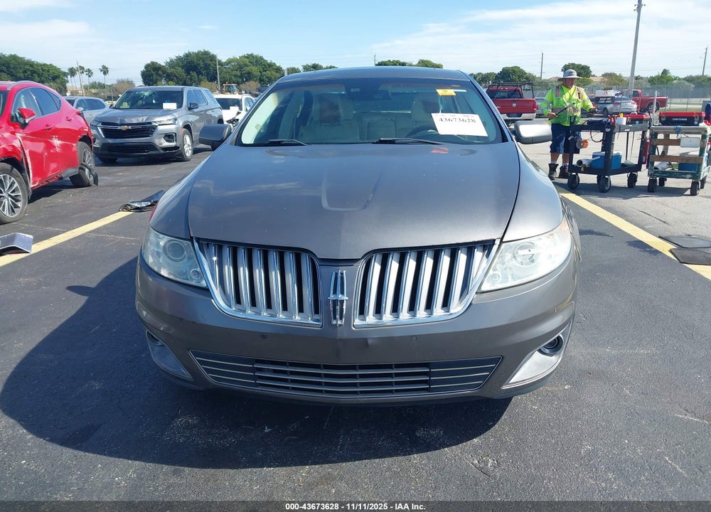 2011 LINCOLN MKS VIN: 1LNHL9DR2BG608986
