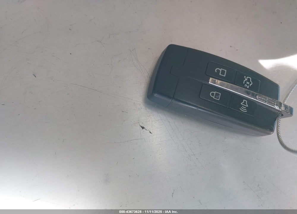 2011 LINCOLN MKS VIN: 1LNHL9DR2BG608986