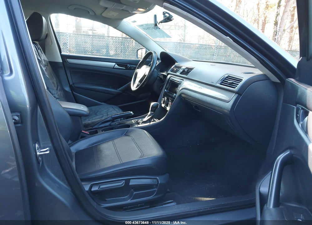 2015 VOLKSWAGEN PASSAT 1.8T LIMITED EDITION VIN: 1VWAT7A39FC111714