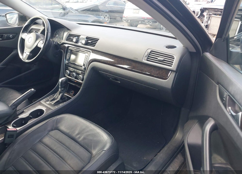 2014 VOLKSWAGEN PASSAT 1.8T SEL PREMIUM VIN: 1VWCT7A34EC012015