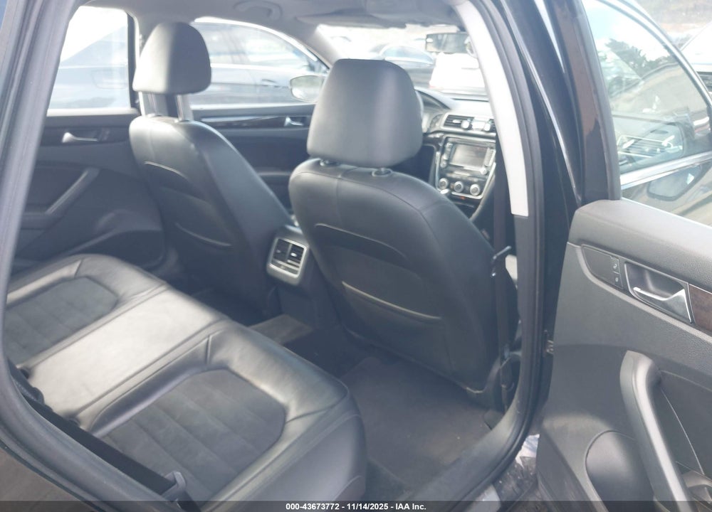 2014 VOLKSWAGEN PASSAT 1.8T SEL PREMIUM VIN: 1VWCT7A34EC012015