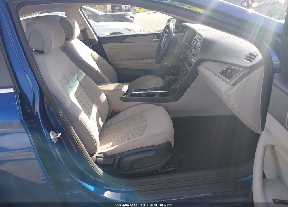 2015 HYUNDAI SONATA SE VIN: 5NPE24AF2FH242679