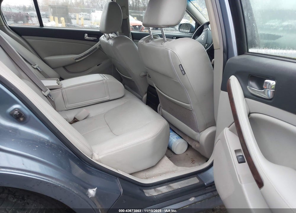 2006 INFINITI G35X VIN: JNKCV51F06M604422