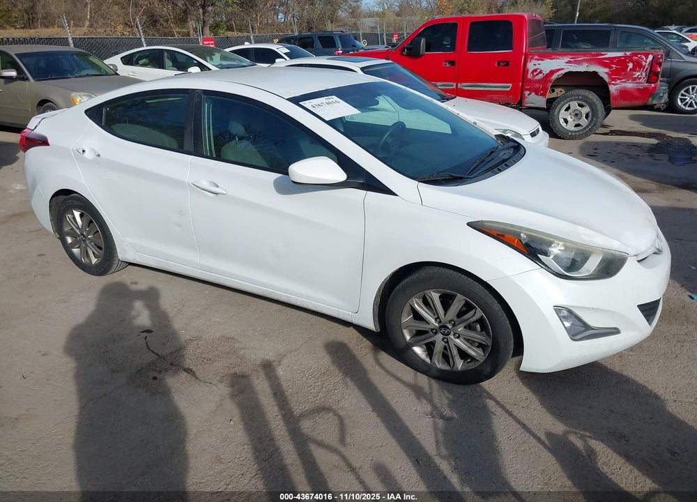 2016 HYUNDAI ELANTRA SE VIN: 5NPDH4AE9GH752207