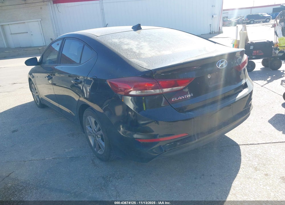 2017 HYUNDAI ELANTRA VIN: KMHD84LF8HU429596